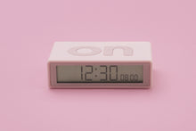 Afbeelding in Gallery-weergave laden, Lexon Flip+ Clock Pink