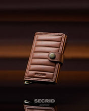 Afbeelding in Gallery-weergave laden, Secrid Miniwallet Emboss Lines Premium Cognac
